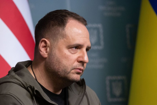 Zelensky's top aide resigns after corruption investigators raid home