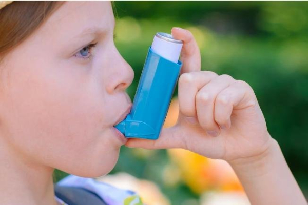 Asthma more common among kids whose moms have eating disorders