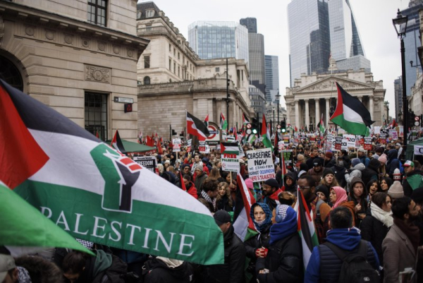 British police announce crackdown on 'globalize the intifada' displays