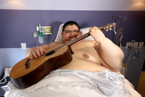 Mexican known as the world's most obese man dies at 41