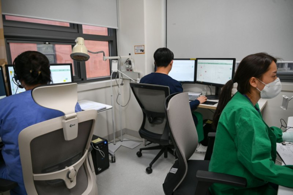 Poll finds 1 in 4 Americans think U.S. healthcare is in 'crisis' Poll finds 1 in 4 Americans think U.S. healthcare is in 'crisis'