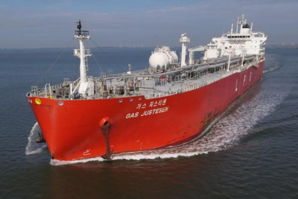 Argentina privatizes natural gas imports, ends government role