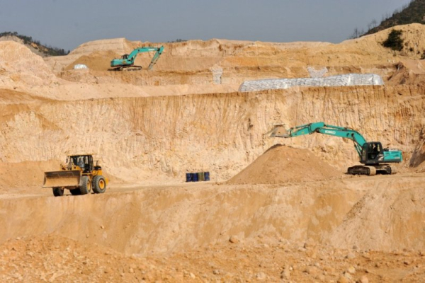 China tells Japanese firms it will not sign new rare earth contracts