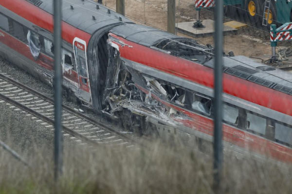 Death toll from southern Spain rail crash climbs to 43 Death toll from southern Spain rail crash climbs to 43