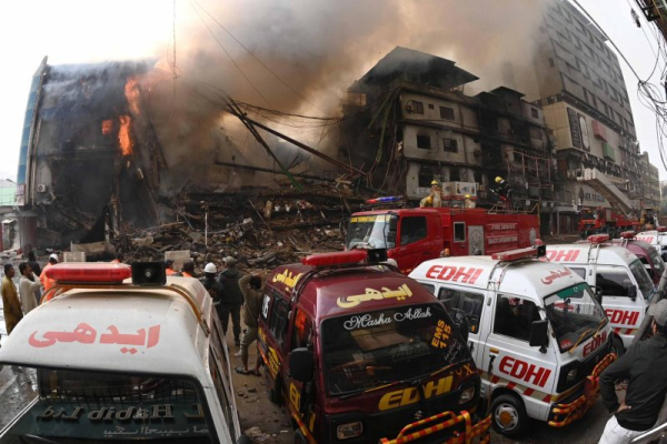 Death toll rises to 71 in Karachi, Pakistan, Gul Plaza blaze Death toll rises to 71 in Karachi, Pakistan, Gul Plaza blaze