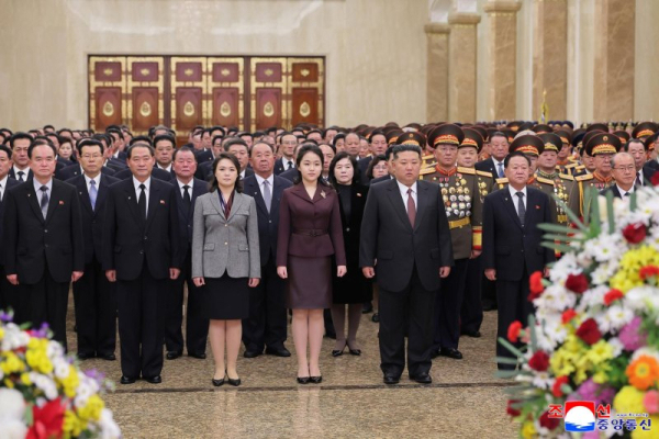 Kim Jong Un's daughter joins symbolic visit to family mausoleum Kim Jong Un's daughter joins symbolic visit to family mausoleum