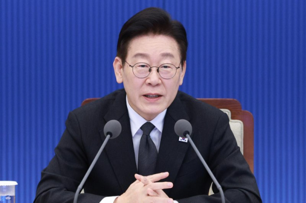 Lee urges stronger social safety net to address side effects of AI-led polarization