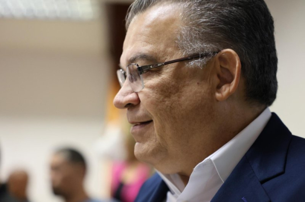 Venezuela begins to release political prisoners