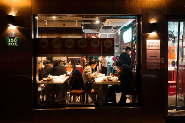Chinese restaurant chains close as consumer slump deepens