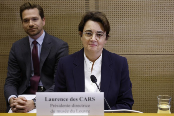 Louvre director resigns 4 months after $100M jewel heist Louvre director resigns 4 months after $100M jewel heist