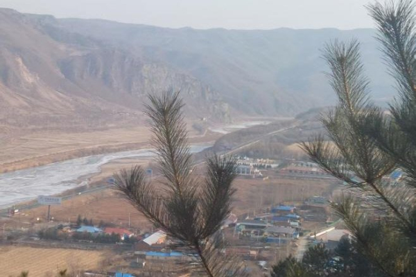 Rumors of Kim China trip swirl in quiet border town Rumors of Kim China trip swirl in quiet border town