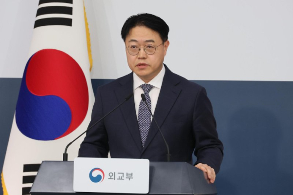 South Korea warns against exposing faces of North Korean POWs