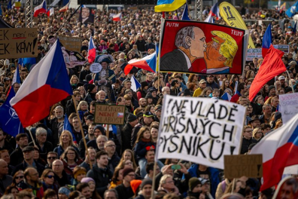 Hundreds of thousands protest Czech government in Prague Hundreds of thousands protest Czech government in Prague