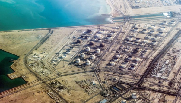 Iran strikes Kuwait refinery for second straight day