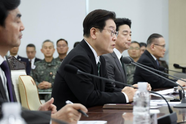 Lee vows to swiftly retake wartime command from U.S., speed up military reform including selective conscription Lee vows to swiftly retake wartime command from U.S., speed up military reform including selective conscription