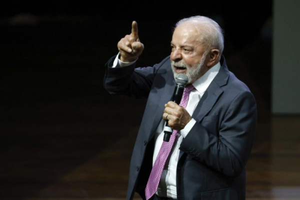 Lula, Fl&aacute;vio Bolsonaro tied in Brazil presidential runoff poll