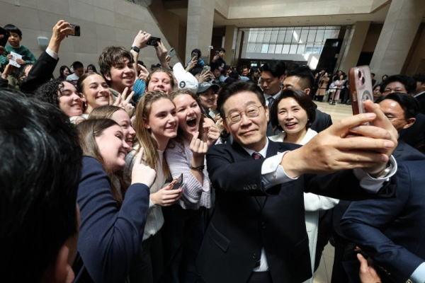 Number of foreign residents in S. Korea nears 1.7 mln in 2025