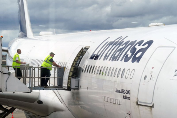Lufthansa cuts 20,000 flights to save money, fuel
