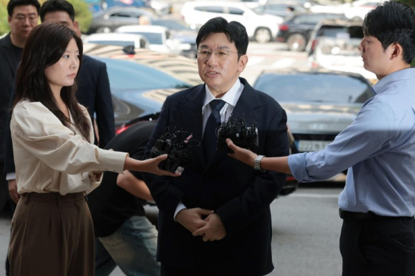 Prosecution rejects arrest warrant request for Hybe chairman, calls for further review