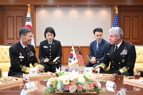 Top admirals of S. Korea, U.S., Japan discuss trilateral cooperation in Seoul