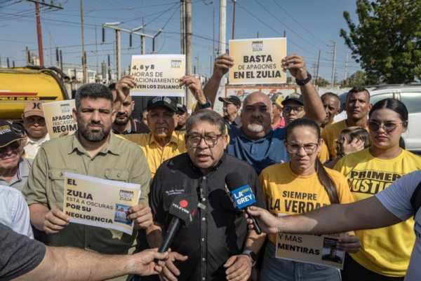 Venezuela in talks with Siemens, GE over power crisis