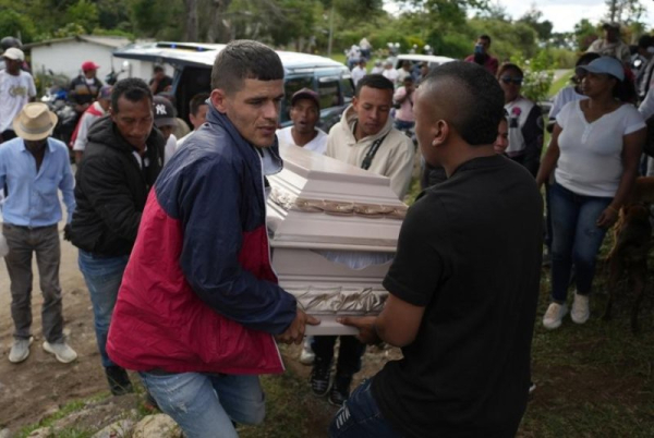 Wave of attacks reshapes Colombia presidential race