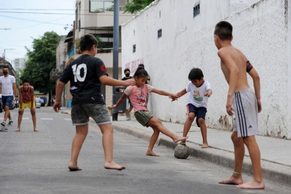 Report: Nearly 6 in 10 Argentinian children, teens live in poverty