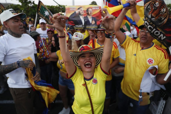Colombian presidential election fails to produce winner, goes to run-off Colombian presidential election fails to produce winner, goes to run-off