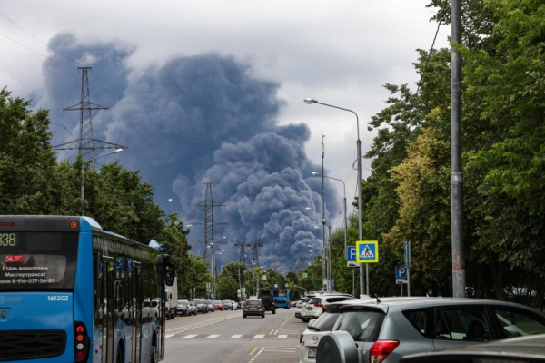 Russia cuts fuel sales to public in Crimea Russia cuts fuel sales to public in Crimea