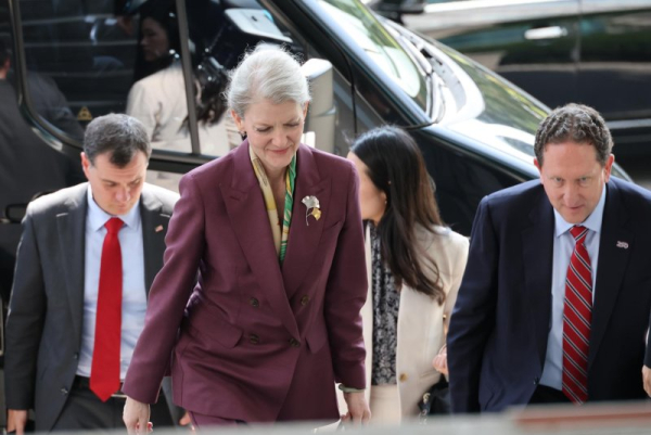 S. Korea, U.S. wrap up 1st day of security talks on nuclear-powered submarine S. Korea, U.S. wrap up 1st day of security talks on nuclear-powered submarine