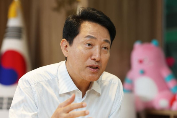 Seoul Mayor Oh targets 'global top 3' status for city after election win Seoul Mayor Oh targets 'global top 3' status for city after election win