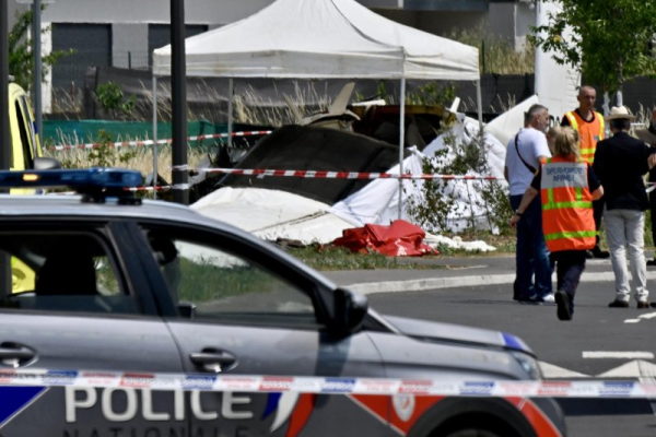 Skydiving plane crashes in France killing 11
