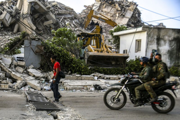 Venezuela earthquakes: 2 boys rescued alive from rubble