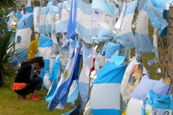 Argentine court convicts ex-Navy officer in submarine disaster