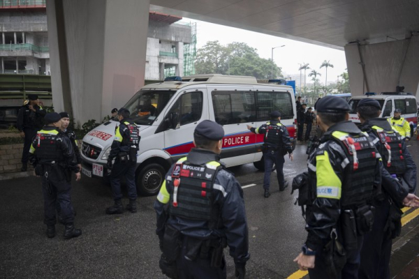 Hong Kong authorities arrest 5 booksellers on suspicion of 'sedition' Hong Kong authorities arrest 5 booksellers on suspicion of 'sedition'