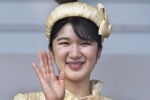 Japan moves to reinvigorate royal family but keeps succession male-only