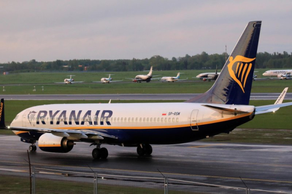 Man nearly sucked through plane window on Ryanair Man nearly sucked through plane window on Ryanair