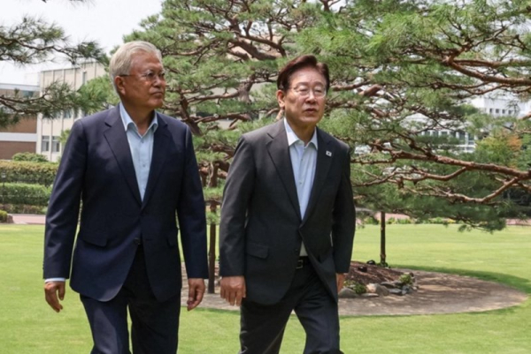 South Korea's Lee heads to NATO summit, Mongolia South Korea's Lee heads to NATO summit, Mongolia