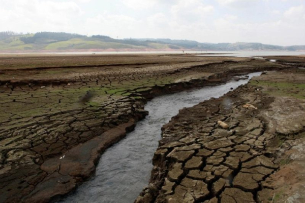 Very strong El Niño raises risk of extreme weather in South America Very strong El Niño raises risk of extreme weather in South America
